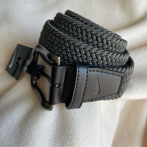 NIKE MEN’S CLASSIC GRAY STRETCH WOVEN BELT DARK METAL BUCKLE TRAVEL GOLF 30 32
